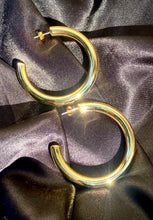 Load image into Gallery viewer, Chunky Everyday Hoops
